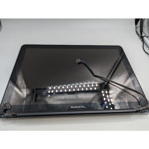 Крышка матрицы в сборе Apple MacBook A1278, 13" MID-2009 — изображение 2