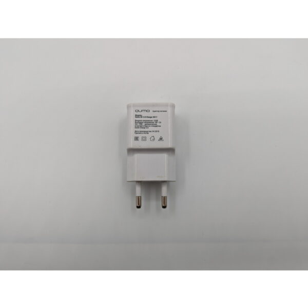 Блок питания Charger 0017, Qumo QC 3.0 поддержка QC 3.0, белый