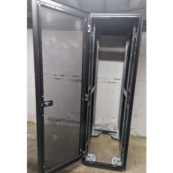 Шкаф телекоммуникационный 7846434, HITACHI, 42U — изображение 2