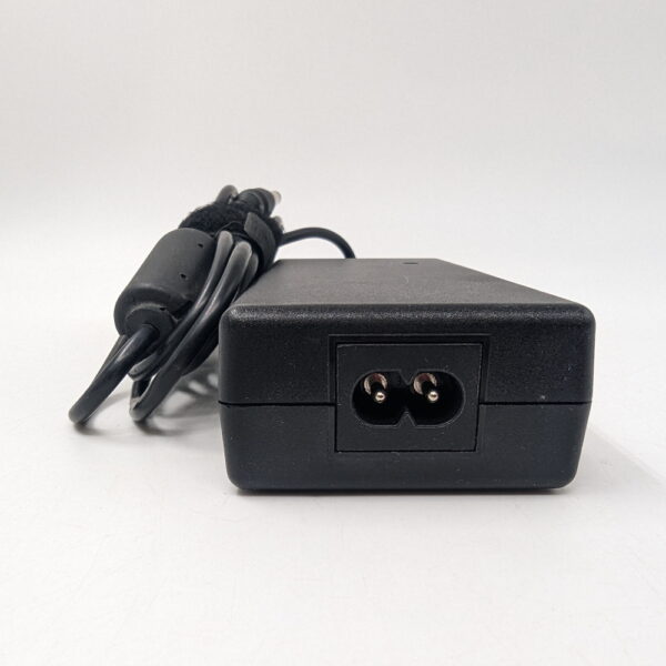 Блок питания LSE0202D2090, Fujitsu-Siemens 20V, 4.5A, 5.5-2.5мм