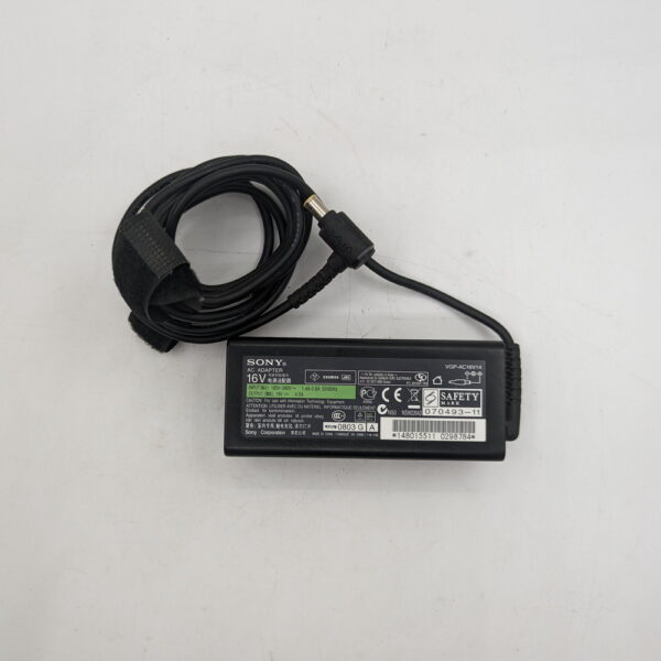 Блок питания Sony VGP-AC16V14, 16V, 4A, 6.5-4.4мм с иглой в центре