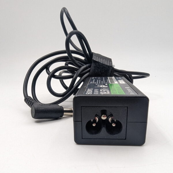 Адаптер питания VGP-AC19V40, PA-1400-07SZ, Sony 19.5V, 2A, 6.5-4.4мм с иглой в центре — изображение 2