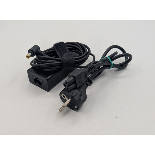 Адаптер питания Sony VGP-AC16V14, 16V, 4A, 6.5-4.4мм с иглой в центре, с кабелем питания