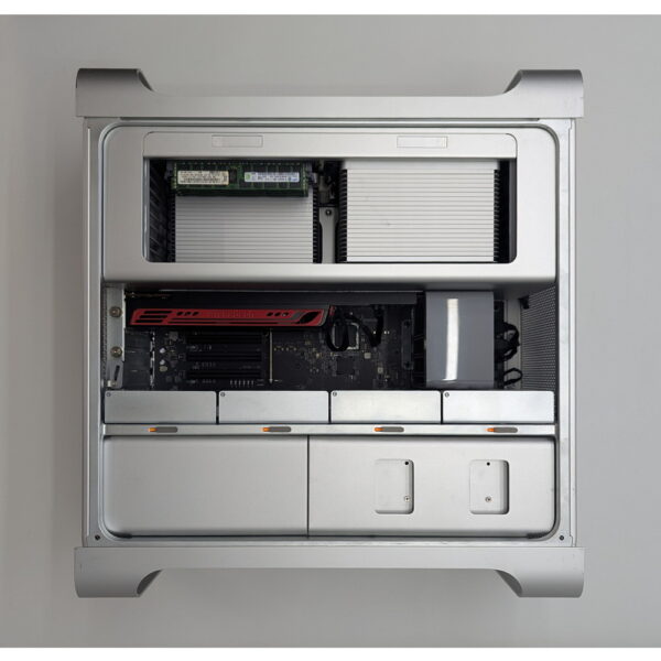 Системный блок A1289 Apple Mac Pro (2010 года), процессор Intel Xeon 2.4 GHz x 2 штуки, оперативная память 64 Гб DDR3 ECC, видеокарта Amd Radeon HD 5770 1024 Мб, жесткий диск 2 Тб, macOS ElCapitan, имеются следы эксплуатации