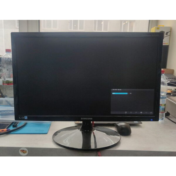 Монитор Samsung LS22B300B, 21.5", 1920 x 1080, имеются следы эксплуатации