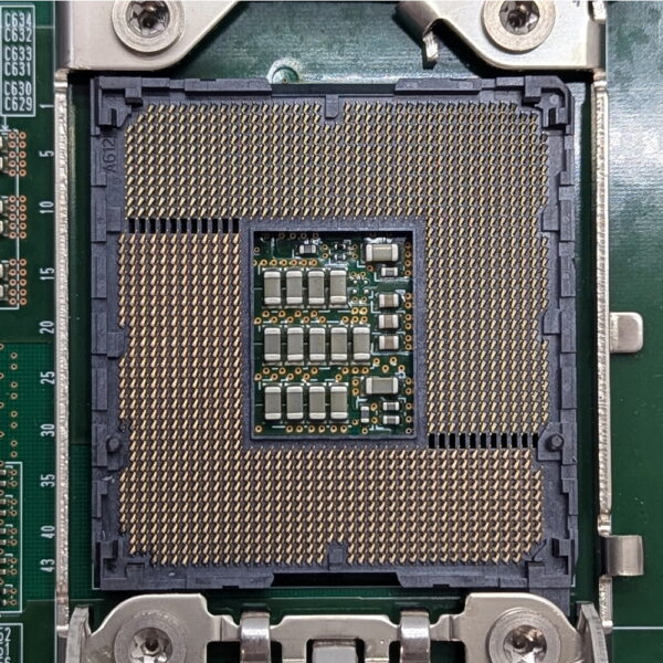Модуль CA07336-C001, Fujitsu-Siemens Controller Module iSCSI 0(4)xSFP 8Gbps 2xRJ45 2xRJ45 For Eternus DX80 S2 DX90 S2
