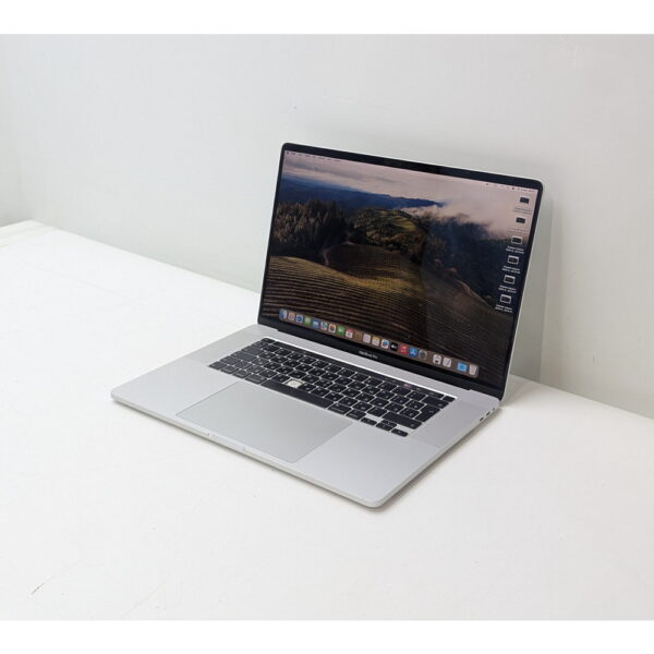 Ноутбук A2141, Apple, имеются следы эксплуатации, нет одной кнопки