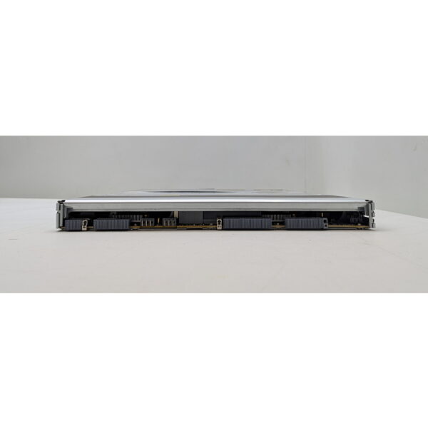 Сервер EMC 110-558-007A-03: платформа - 1 шт., процессоры - 2 шт. Intel Xeon Silver 4108 (SR3GJ), радиатор - 2 шт., модули памяти - 12 шт. (HMA81GR7CJR8N-VK), вентилятор - 6 шт., БЕЗ блоков питания!